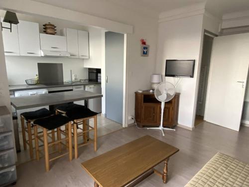 Appartement Canet-Plage, 2 pièces, 5 personnes - FR-1-750-16 - Location saisonnière - Canet-en-Roussillon