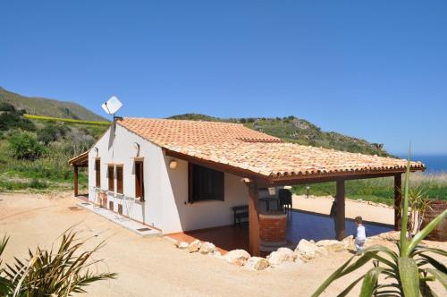 Villa Elena 2 Km from the Natural Reserve of Zingaro