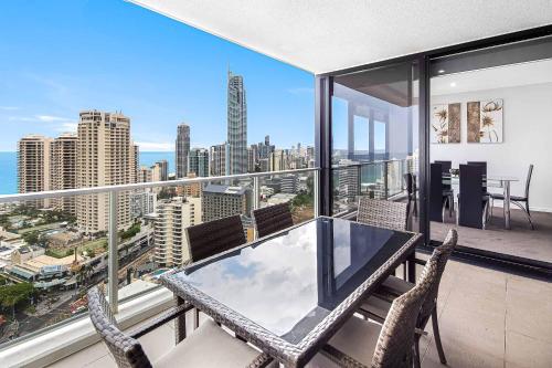 Two-Bedroom, Two-Bathroom Spa Apartment with Ocean View - Level 25 image 7