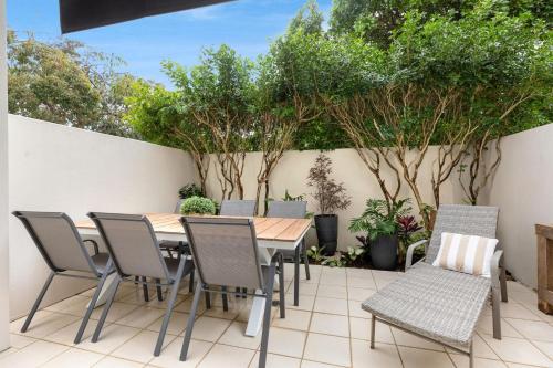 5 The Courtyards Townhouse Close to Beach and Shops