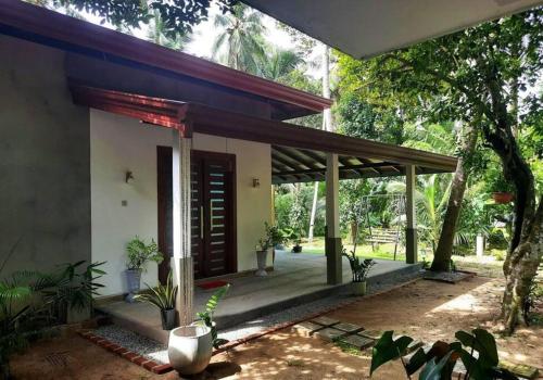 Fully Furnished house for rent in Gampaha/Ja-ela (Colombo)