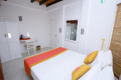 Triple Room room in Ceylon House By Sunrise
