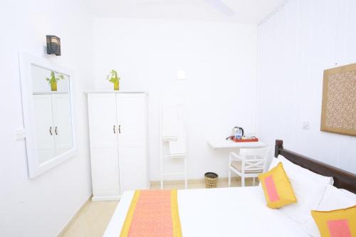 Deluxe Double Room image 2