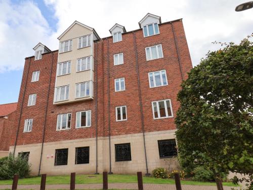 Watermark Apartment - image 9
