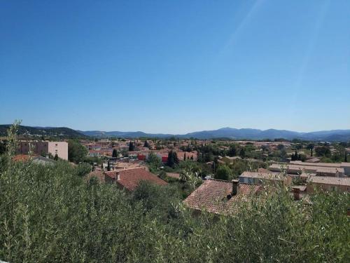 T2 en Rez de chaussée de villa à cuers