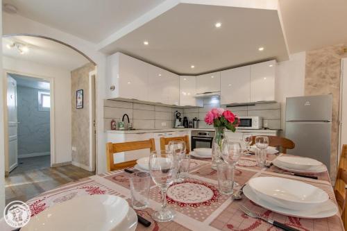 virtuve, La villa d'Oche -L'Appartement- in Larringes