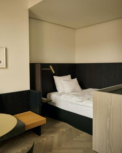 1 twin bed