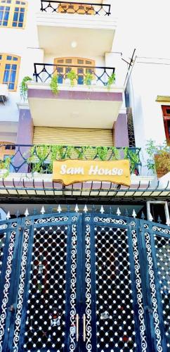 SAM HOUSE