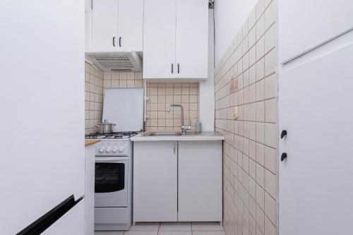 Comfy & Bright Studio Wielicka in Krakow by Renters