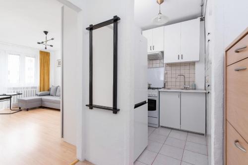 Comfy & Bright Studio Wielicka in Krakow by Renters