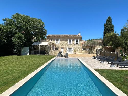 Grand Mas Provençal rénové avec piscine-plage - Location saisonnière - Cavaillon