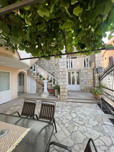 Apartments Moracanin in Brca