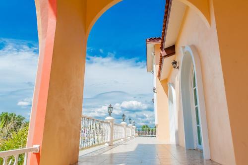 Exterior view, Paeporpiang near Ban Phe Market