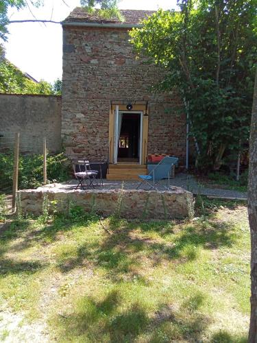 Exterior view, Gite de l'atelier in Combronde