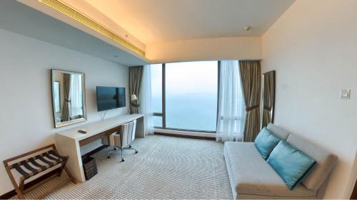 room detail thumbnail 2