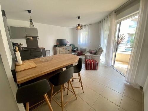 Appartement Mèze, 3 pièces, 4 personnes - FR-1-604-41