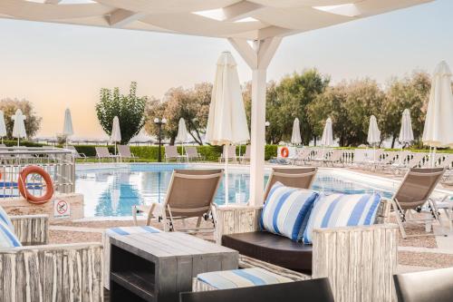 泳池, 卡拉馬基海灘酒店-扎金索斯島 (Kalamaki Beach Hotel, Zakynthos Island) in 卡拉馬基