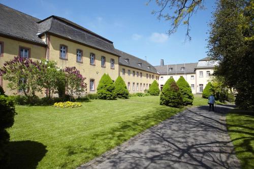 Kloster Steinfeld Gästehaus - Hotel - Kall
