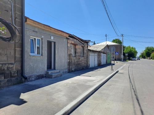 Entrance, Nanayi guest house in Gyumri