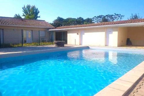 Maison familiale très lumineuse avec piscine - Location saisonnière - Vendays-Montalivet