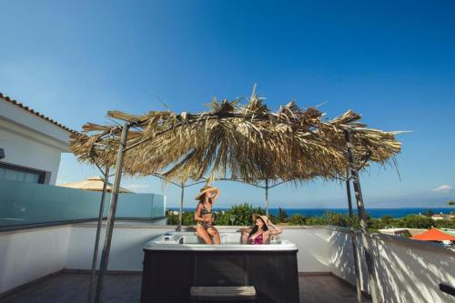 拉奇逃逸酒店及套房 (Latchi Escape Hotel and Suites) in 尼奧奇奧利奧