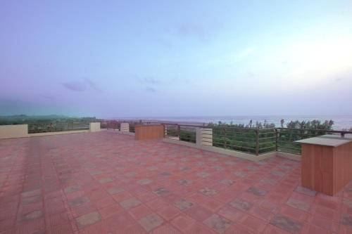 View, Orchid Blue in Inani