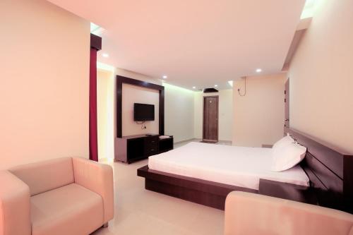 Shared lounge/TV area, Orchid Blue in Inani