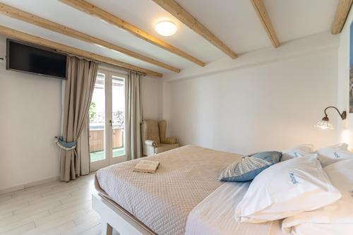 Naxos Island Hotel - image 9