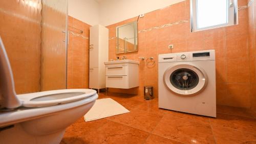 Holiday Home image 10