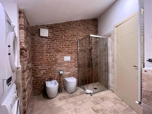 One-Bedroom Apartment image 2
