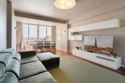 Carolina Roomy & Modern Apartment, Porto