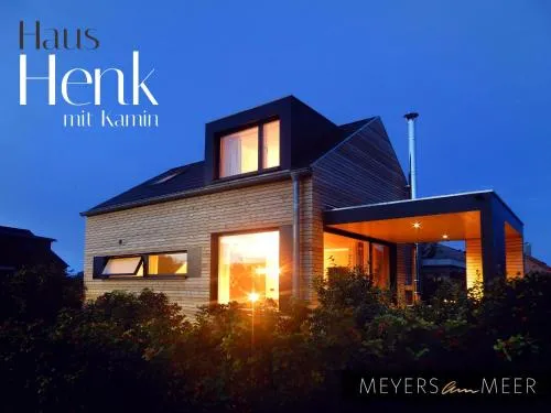 Schickes Holzchalet "HENK" - mit Kamin - Ostsee Strand 500m - 4 Personen - by "Meyers am Meer" in Zierow, Deutschland