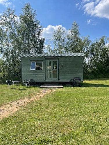 Lakeside Shepard's Hut 'Sanderling' - Apartment - Bishampton