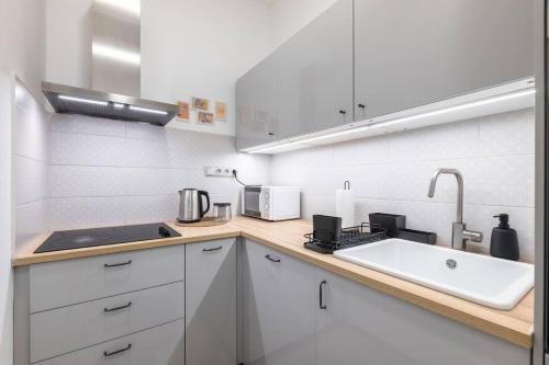 Cozy Apartment in New Town by EasyBNB Premium, Prag (Foto 4)