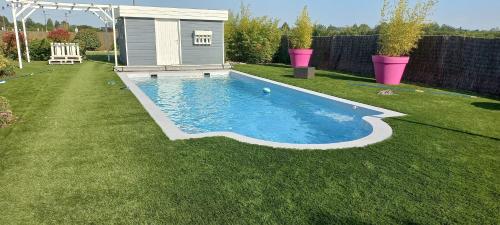 Chambre indépendante piscine en saison petit déjeuner inclus