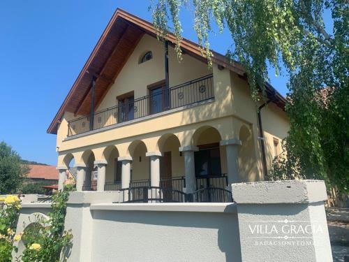 Villa Grácia, Badacsonytomaj