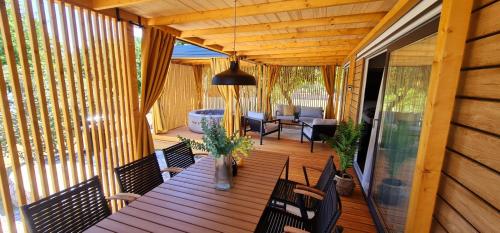 2 bedrooms, 4 beds