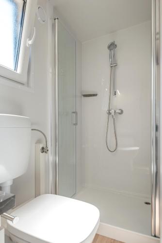 2 bedrooms, 4 beds
