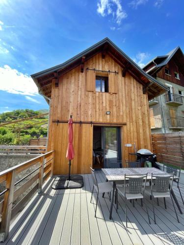 Au Pied de l'Arcluse, terrasses et jardin - CLG - Savoie Bauges - 2 CH