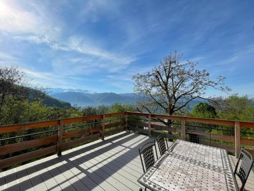 Au Pied de l'Arcluse, terrasses et jardin - CLG - Savoie Bauges - 2 CH