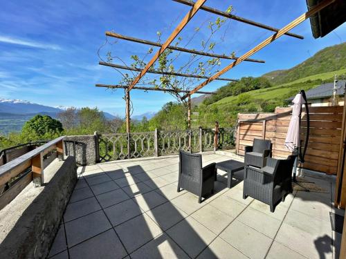 Au Pied de l'Arcluse, terrasses et jardin - CLG - Savoie Bauges - 2 CH