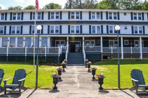 . Chestnut Inn at Oquaga Lake