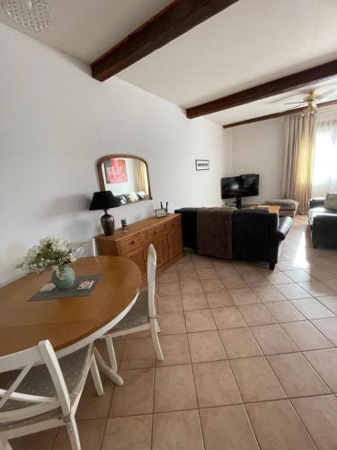 Gite d'Ecosse - Apartment - Azille