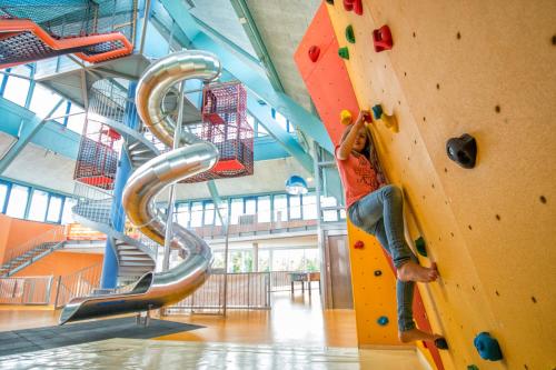 兒童遊樂場, JUFA Hotel im Brückenkopfpark - Jülich (JUFA Hotel im Bruckenkopfpark - Julich) in 於利希