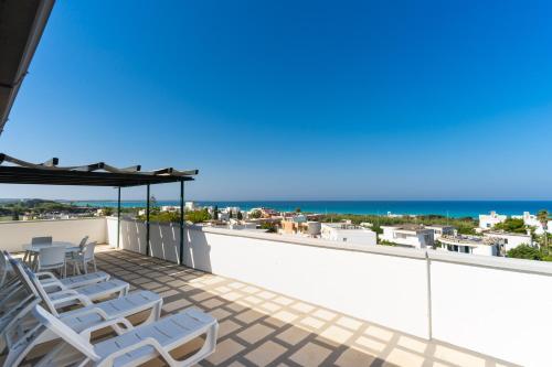  Sea View Penthouse-Attico in Baia Verde