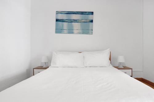 Group-Friendly Apt in the Heart of Bairro Alto - image 2