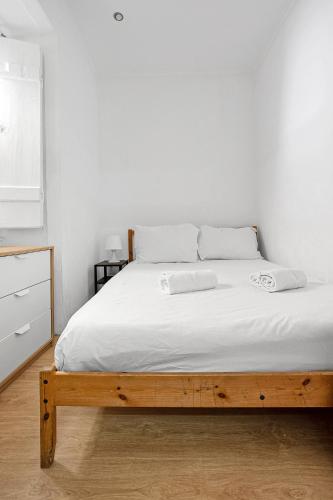 Group-Friendly Apt in the Heart of Bairro Alto - image 3