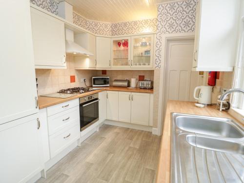 5 Sea Bank Road - image 11