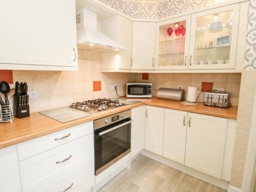 5 Sea Bank Road - image 14