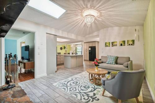 TRANQUILITY! PRIVATE Gated Estate! Boats, RVs OK! Has Separate Apt, Fishing, Hiking, LOW Rates! in Poinciana